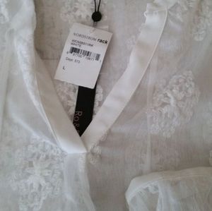 NWT Ro & Fe embroidered top szL